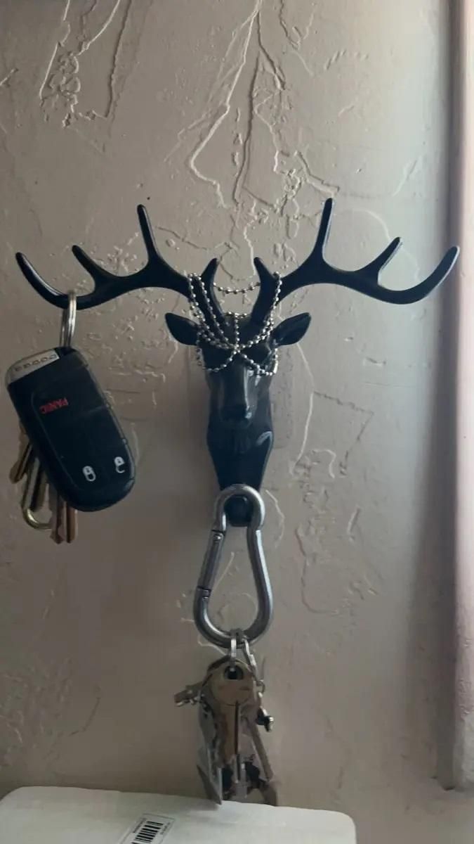 Deer Head Self-Adhesive Hanging Hooks – Wall Hooks for Bags & Keys (Pack of 2)
