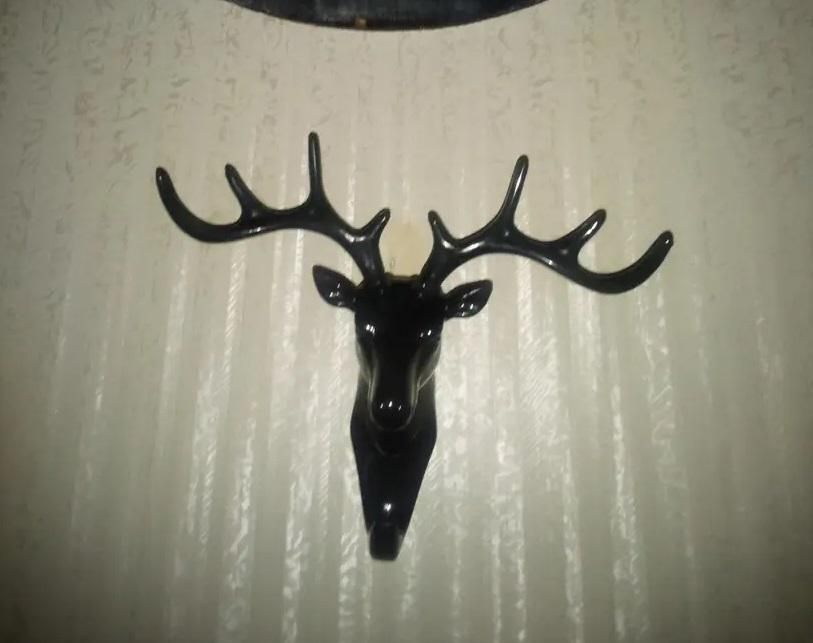 Deer Head Self-Adhesive Hanging Hooks – Wall Hooks for Bags & Keys (Pack of 2)