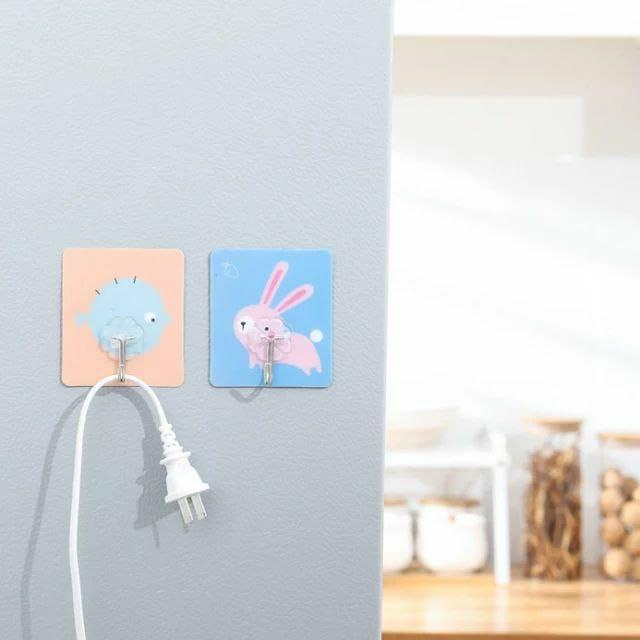 Strong Adhesive Wall Hooks – Heavy-Duty Reusable Sticky Hooks (Pack of 4)