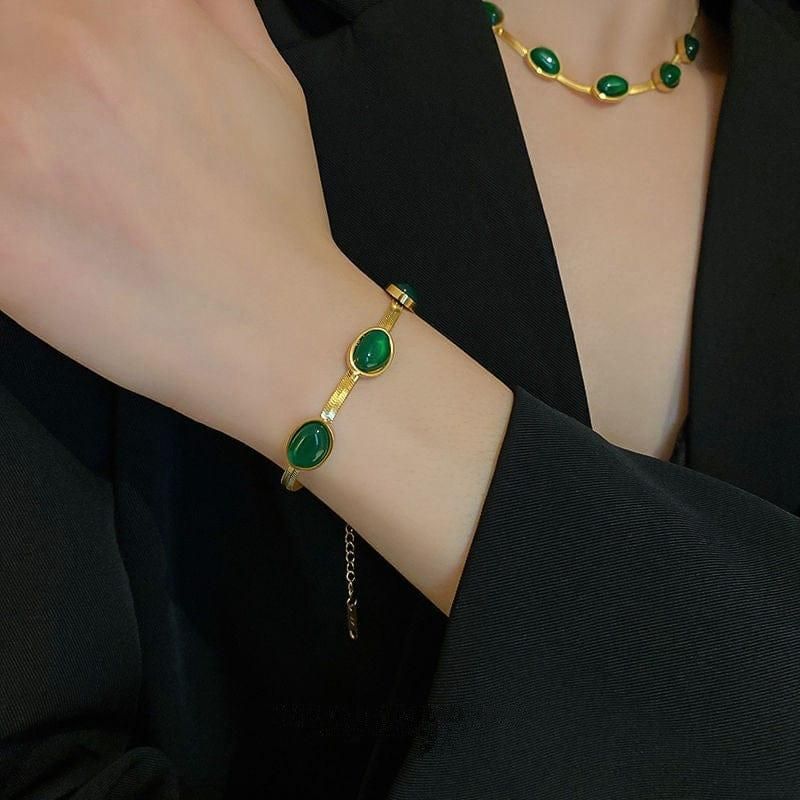 Oval Green Crystal Pendant Necklace Set with Bracelet – Gold Plated Elegance